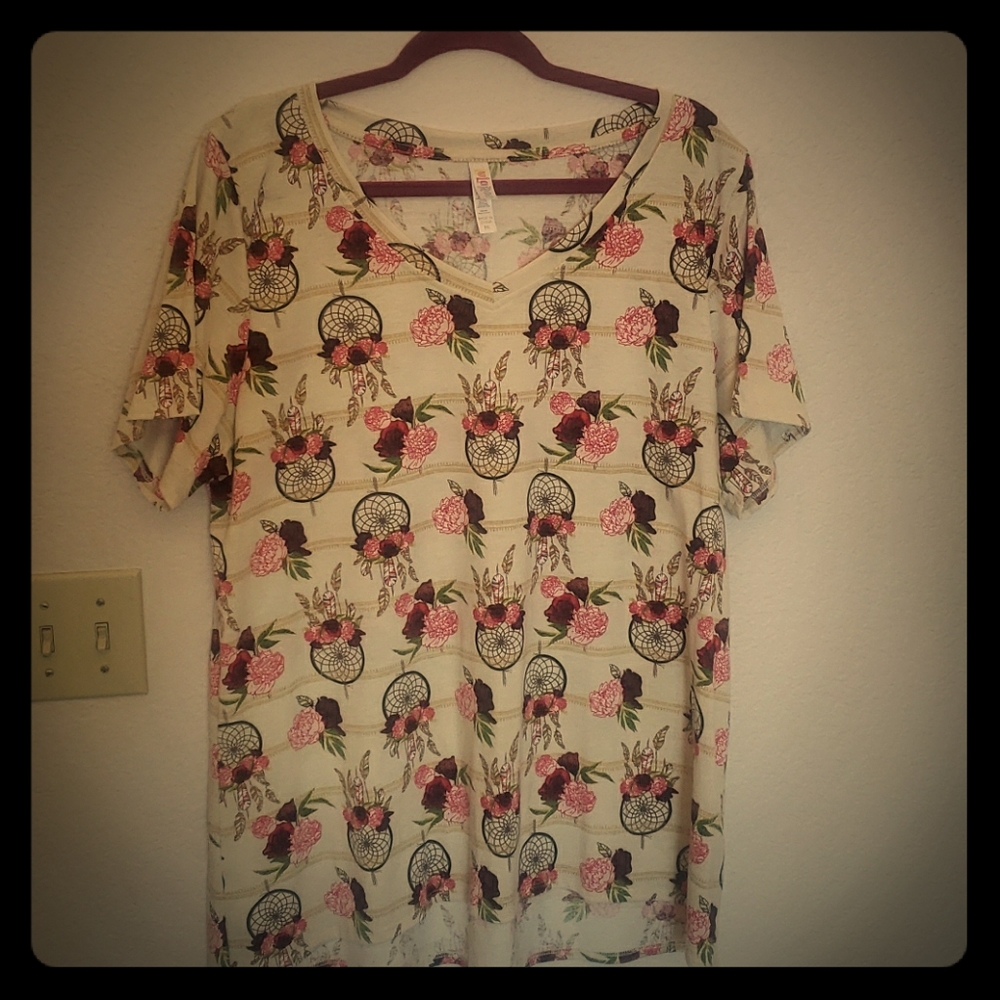 2X EUC Lularoe Christy V-Neck T-shirt